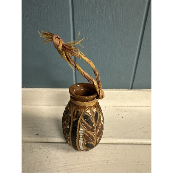 Vintage Handmade Carved brown Hanging 3" Small Vase Jar Native maybe peruvian - Picture 3 of 7